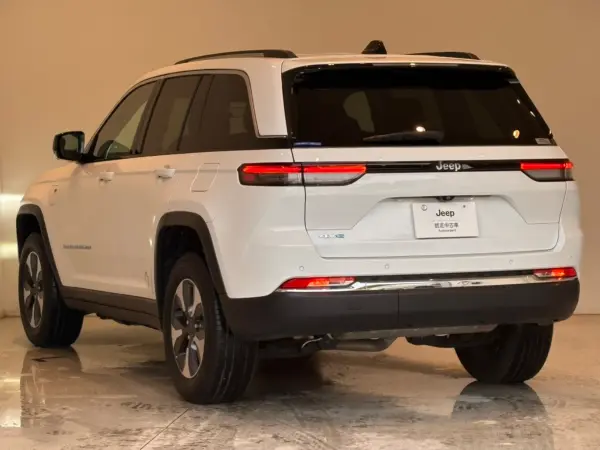 2023 Jeep Grand Cherokee — photo 3