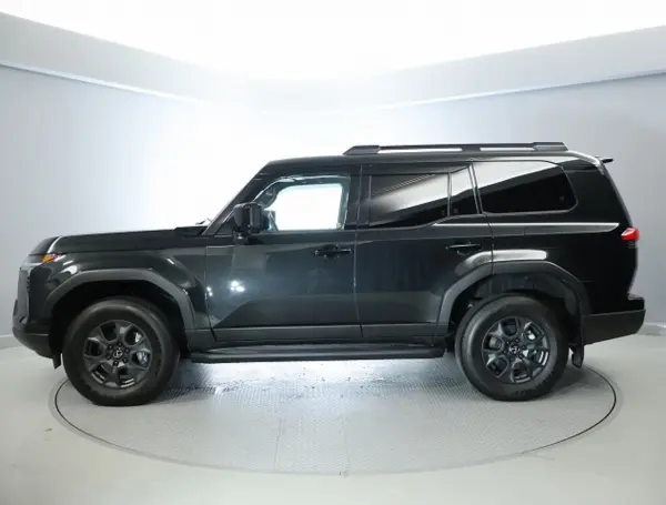 2025 Lexus Gx — photo 3