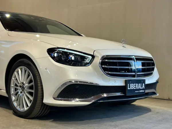 Mercedes-Benz E-Class E450 4MATIC Exclusive (ISG Model) 4WD Exclusive Package Panoramic Sliding Roof Burmester Surround Sound Air Balance Package Energizing Package Radar Safety Package Head-Up Display AIR BODY CONTROL Suspension (Diamond White (799)) — photo 9