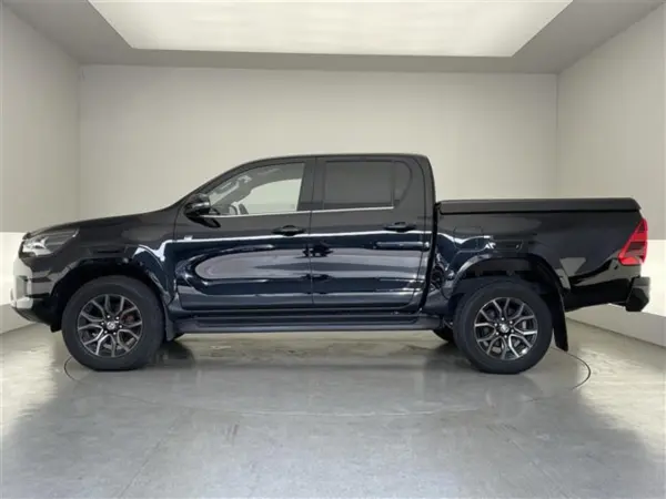 Toyota Hilux 2.4 Z GR Sport Diesel Turbo 4WD — photo 9