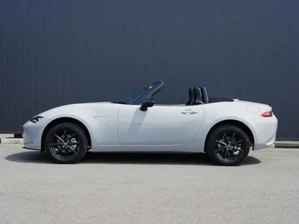 2024 Mazda Roadster — photo 3