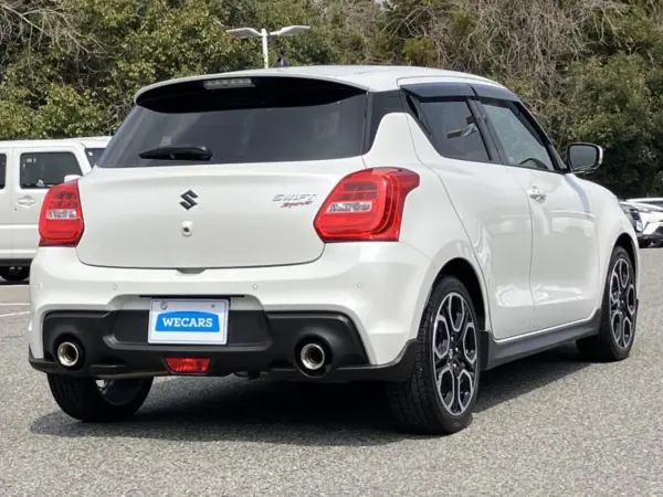 2021 Suzuki Swift — photo 3