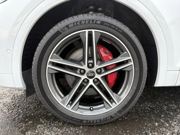 Audi SQ5 3.0 4WD Panorama Sunroof Fine Nappa Leather Red Calipers Genuine Navi Full-Seg TV Surround Camera All-Seat Seat Heaters Bang & Olufsen Power Trunk Adaptive Cruise Control (Glacier White Metallic) — photo 9