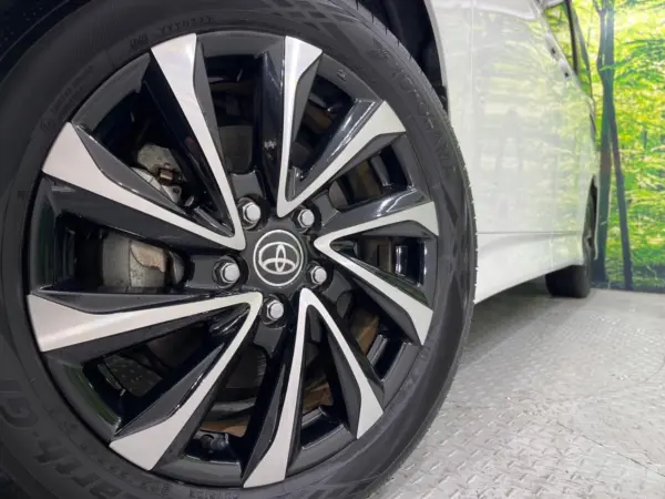 Toyota Noah 1.8 Hybrid S-Z — photo 9