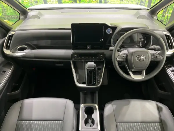 2023 Toyota Noah — photo 2