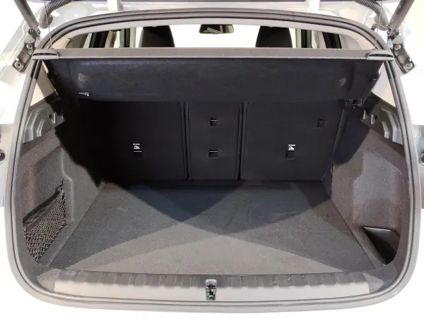 BMW X1 xDrive20i xLine DCT 4WD Active Cruise Control Head-Up Display LED Headlights Backup Camera Power Seats Power Trunk Collision Mitigation Braking Black Seats Seat Heaters Genuine 18-inch AW (Alpine White) — photo 8