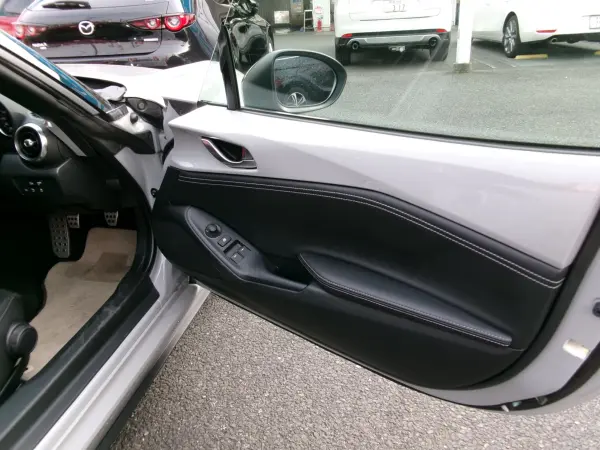 Mazda Roadster S Special Package Aluminum Navigation TV Backup Camera (Aero Gray Metallic Black) — photo 9