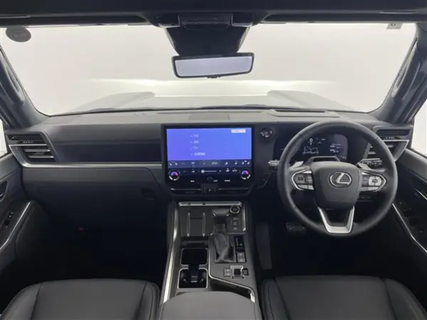 2025 Lexus Gx — photo 2