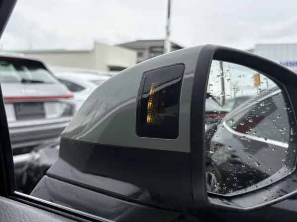 Audi Q5 40 TDI Quattro S Line Diesel Turbo 4WD Options: 20-inch AW, S Line Plus Package, Genuine Navigation, Surround View Camera, Adaptive Cruise Control, Power Trunk (Quantum Gray) — photo 8