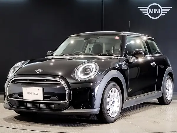 Mini Mini One 3-door DCT One Owner Essential Trim LED Lights Backup Camera Auto Lights Auto Wipers Premium Package Apple CarPlay Bluetooth (Midnight Black)