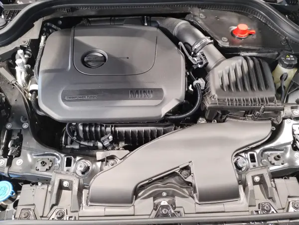 Mini Mini One 3-door DCT One Owner Essential Trim LED Lights Backup Camera Auto Lights Auto Wipers Premium Package Apple CarPlay Bluetooth (Midnight Black) — photo 7