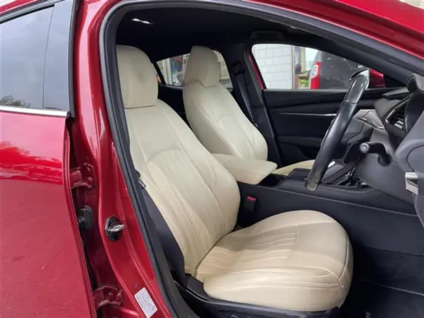 2021 Mazda 3 Fastback — photo 3