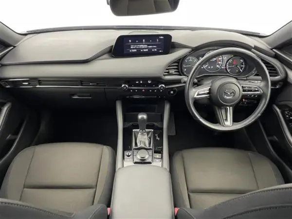 2020 Mazda 3 Fastback — photo 2