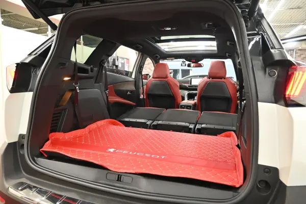 Peugeot 5008 GT BlueHDi Red Nappa Diesel Turbo Special Edition Late Model P-Stop ACC Red Leather Panoramic Sunroof Genuine Touchscreen CarPlay BT Audio & Phone 360 Vision Genuine 18-inch AW LED Lights 2-Year Warranty (Pearl White) — photo 9