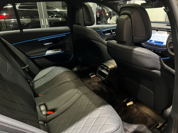 Mercedes-Benz E-Class Wagon E200 Avantgarde AMG Line Package (with ISG) MP202501 Digital Interior Package/Leather EX/Panoramic Sliding Roof/Ambient Lighting/360° Camera/MBUX Superscreen/Relaxation Function/Foot Trunk Opener/New Car Warranty Transfer (Graphite Gray) — photo 9