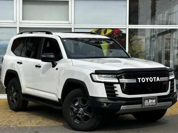 2024 Toyota Landrcuiser 300 — photo 2