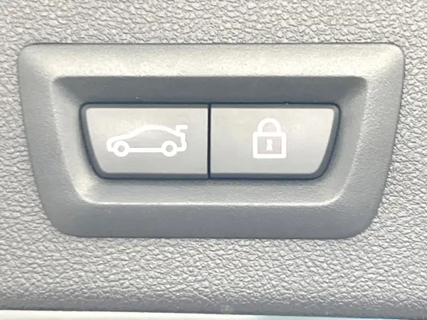 BMW X3 xDrive20d M Sport Diesel Turbo 4WD Highline Package Options 20-inch AW Black Leather Seats Seat Heater Active Cruise Control HUD M Sport Suspension Paddle Shift Genuine Navigation Surround View Camera Power Rear Gate (Sophisto Grey Brilliant Effect) — photo 9