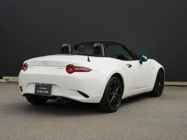 2024 Mazda Roadster — photo 2
