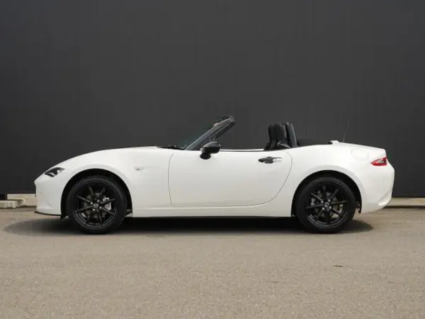 2024 Mazda Roadster — photo 3