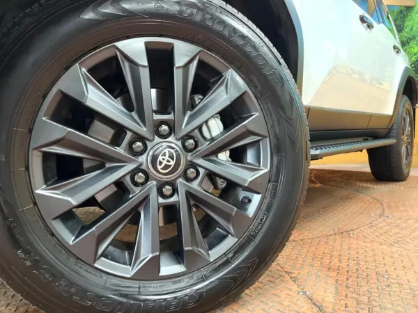 Toyota Land Cruiser 250 2.8 ZX Diesel Turbo 4WD — photo 9