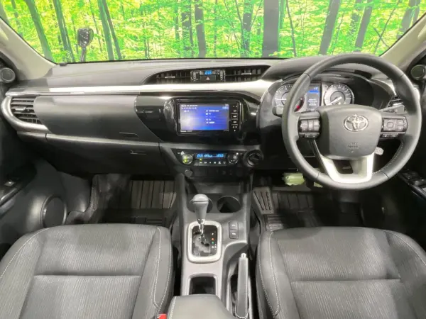 2022 Toyota Hilux — photo 2