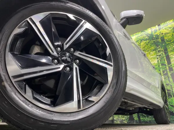 Mitsubishi Eclipse Cross PHEV 2.4 P 4WD Genuine 8-inch Navigation, 360 Camera, e-Assist, Radar Cruise, BSM, Front Seat Heaters, Power Seats, Steering Heater, Dashcam, ETC, Clearance Sonar, Smart Key, AC Power Outlet, HUD, Non-Smoking Car (White Diamond) — photo 8