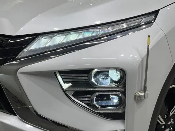 Mitsubishi Eclipse Cross PHEV 2.4 P 4WD Genuine 8-inch Navigation, 360 Camera, e-Assist, Radar Cruise, BSM, Front Seat Heaters, Power Seats, Steering Heater, Dashcam, ETC, Clearance Sonar, Smart Key, AC Power Outlet, HUD, Non-Smoking Car (White Diamond) — photo 9