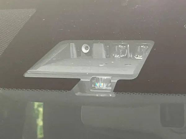 Mitsubishi Eclipse Cross PHEV 2.4 P 4WD Genuine 8-inch Navigation, 360 Camera, e-Assist, Radar Cruise, BSM, Front Seat Heaters, Power Seats, Steering Heater, Dashcam, ETC, Clearance Sonar, Smart Key, AC Power Outlet, HUD, Non-Smoking Car (White Diamond) — photo 7