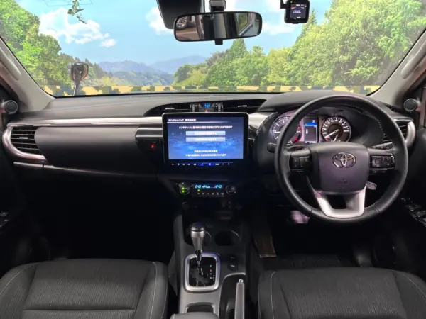 2022 Toyota Hilux — photo 2