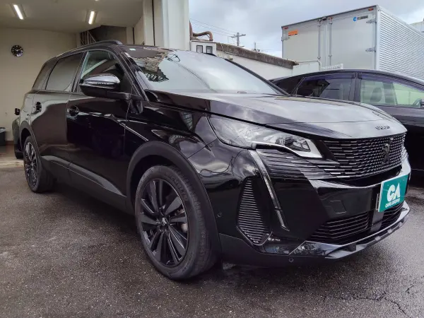 Peugeot 5008 GT BlueHDi Black Pack Diesel Turbo Panorama Sunroof/Seat Heater/19AW/3rd Row Seats/4 New Tires/Active Safety Brake/Adaptive Lights/High Beam Assist/Surround Camera/Park Assist/ACC/BSM/ETC/Front and Rear Aftermarket Dashcam (Perla Nera Black)