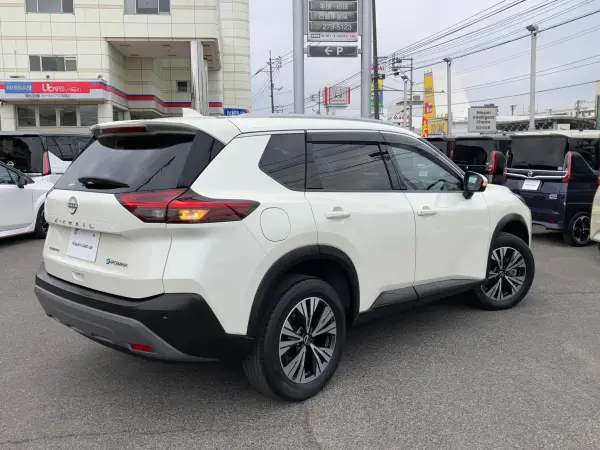 2022 Nissan Xtrail — photo 2