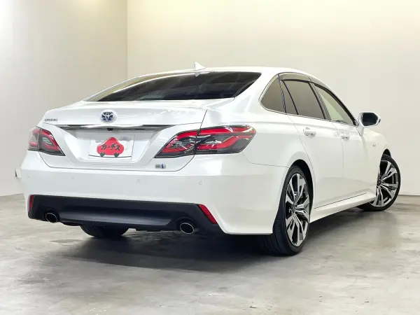 2020 Toyota Crown — photo 3