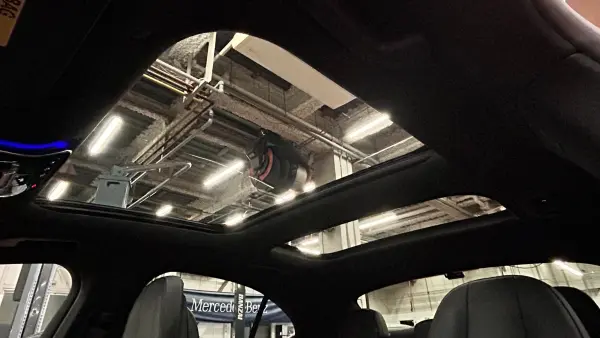 Mercedes-Benz E-Class E300 Exclusive (ISG Model) MP202501 Opalescent White Nappa Leather Black Digital Interior Package Leather Exclusive Package Panoramic Sliding Roof 2L Turbo MBUX (Opalescent White) — photo 8