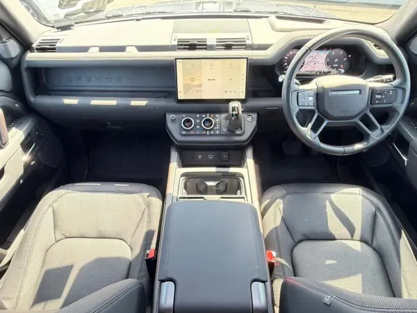 2023 Landrover Defender — photo 2