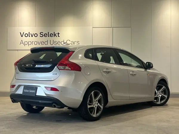 2019 Volvo V40 — photo 3