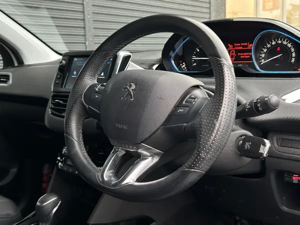 Peugeot 2008 Cross City Special Edition One Owner Active City Brake Grip Control Exclusive Alcantara & TEP Leather Seats Seat Heater Roof Rails Genuine Navigation Full-Seg TV BT USB Backup Camera Parking Sensors ETC Non-Smoking (Pearl White) — photo 7