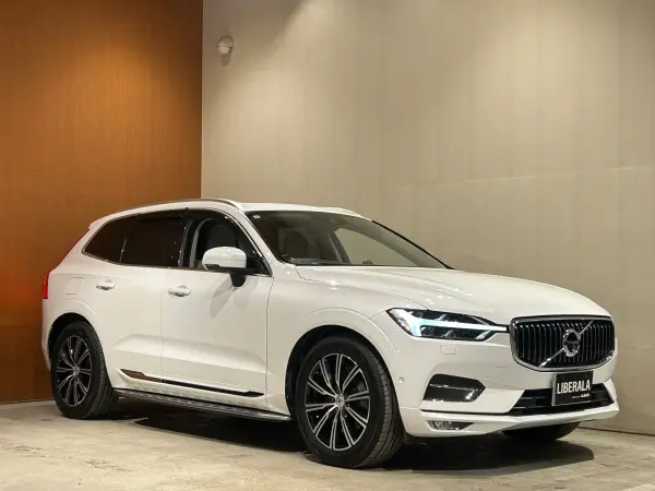 Volvo XC60 B5 AWD Inscription 4WD Panoramic Glass Sunroof Bowers & Wilkins Surround Sound Electronically Controlled Air Suspension Head-Up Display Intellisafe Genuine Leather Seats Seat Heaters Seat Ventilation Power Tailgate (Crystal White Pearl (707)) — photo 8