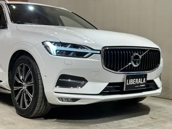 Volvo XC60 B5 AWD Inscription 4WD Panoramic Glass Sunroof Bowers & Wilkins Surround Sound Electronically Controlled Air Suspension Head-Up Display Intellisafe Genuine Leather Seats Seat Heaters Seat Ventilation Power Tailgate (Crystal White Pearl (707)) — photo 9
