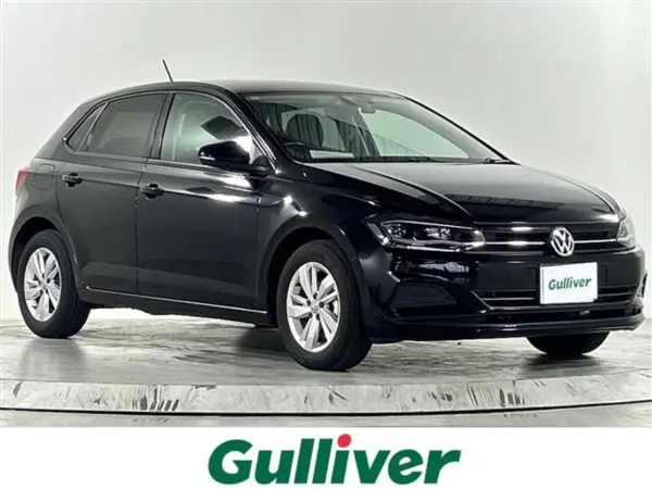 Volkswagen Polo TSI Comfortline with Genuine 8-inch Navigation, Backup Camera, Collision Mitigation, ETC 2.0 (Black)