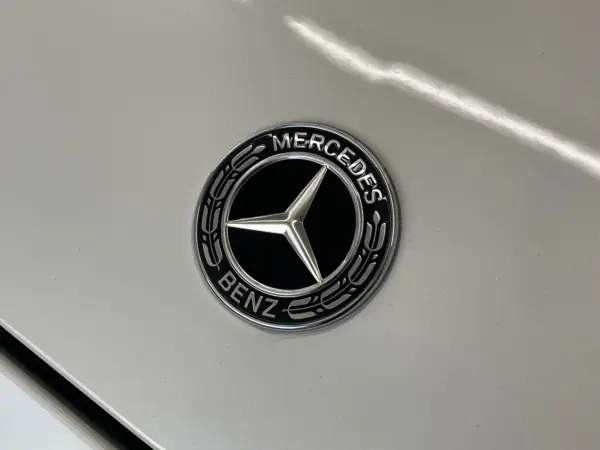 Mercedes-Benz E-Class Wagon E200 Sport (BSG Model) AMG Line Nappa Leather Seats Seat Heater Ambient Light Foot Trunk Opener Burmester 360-Degree Camera Ambient Light Power Seats with Memory Panoramic Sliding Roof (Diamond White) — photo 7