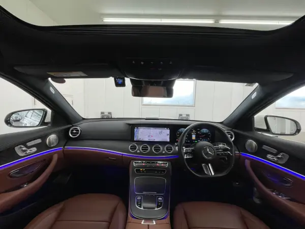 Mercedes-Benz E-Class Wagon E200 Sport (BSG Model) AMG Line Nappa Leather Seats Seat Heater Ambient Light Foot Trunk Opener Burmester 360-Degree Camera Ambient Light Power Seats with Memory Panoramic Sliding Roof (Diamond White) — photo 8