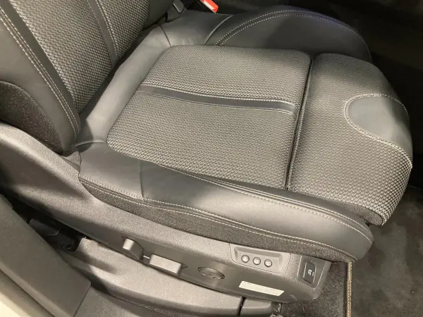 2022 Peugeot 5008 — photo 8 | Tuminion Kenya