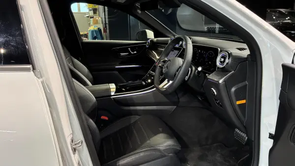 2025 Mercedes-benz Glc — photo 2