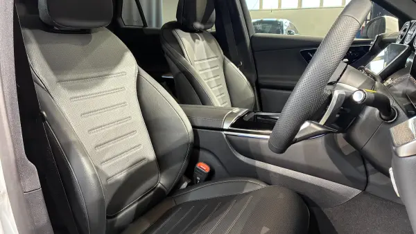 2025 Mercedes-benz Glc — photo 3