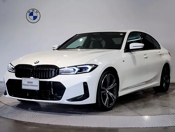 BMW 3 Series 320d xDrive M Sport Edition Shadow Diesel Turbo 4WD Black Kidney Grille 19-inch AW Curved Display Power Tailgate Surround View Camera Active Cruise Control Head-Up Display Seat Heater Wireless Charging Ambient Light (Alpine White)