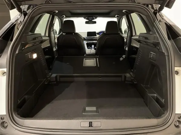 2023 Peugeot 3008 — photo 2