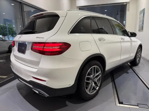 2019 Mercedes-benz Glc — photo 2