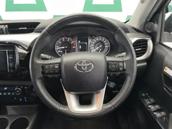 2021 Toyota Hilux — photo 2 | Tuminion Kenya
