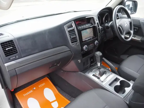 2018 Mitsubishi Pajero — photo 9 | Tuminion Kenya
