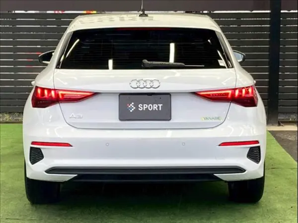 Audi A3 Sportback 30 TFSI ACC/BSM/Full-Seg TV/Parking Assist/Seat Heater/Radar Cruise Control/Blind Spot Monitor/Lane Keep Assist/Audi Pre Sense/Virtual Cockpit/Clearance Sonar (Glacier White Metallic) — photo 9
